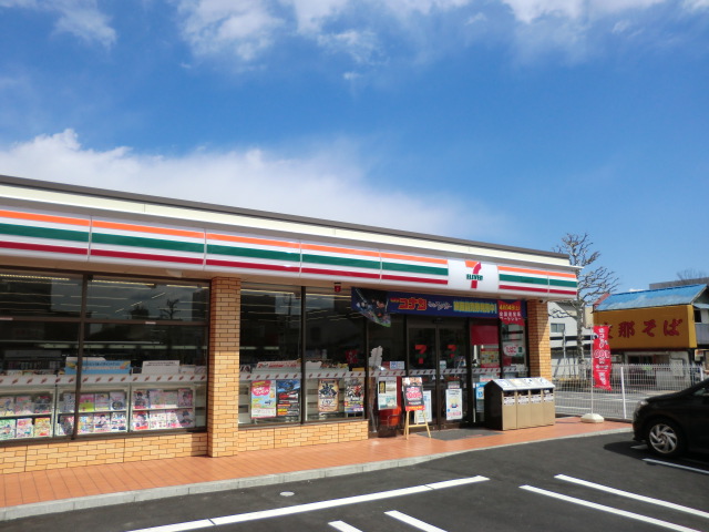 コンビニ　セブンイレブン前橋本町1丁目店（コンビニ）まで425m