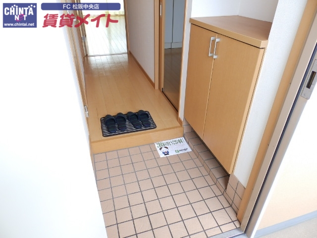 玄関　別部屋反転参考写真