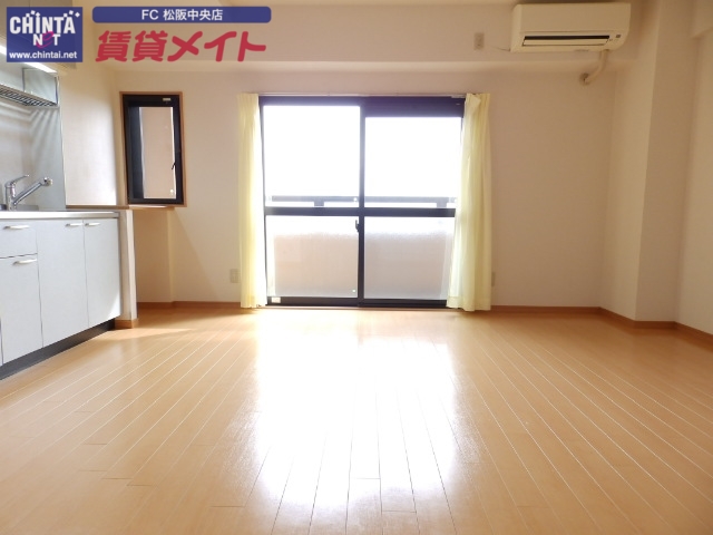 居室・リビング　別部屋反転参考写真