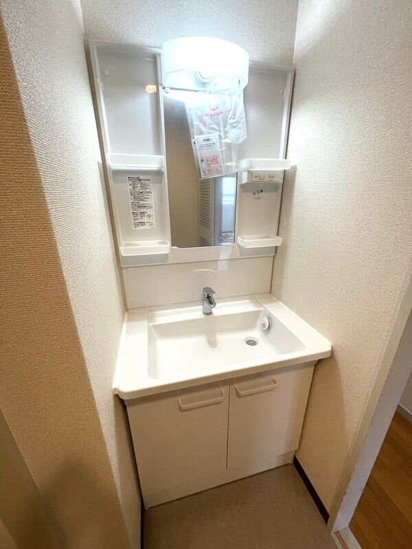 洗面設備　※別号室の参考写真です