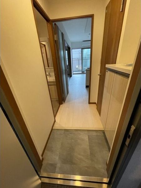 玄関　この画像の反転タイプです。