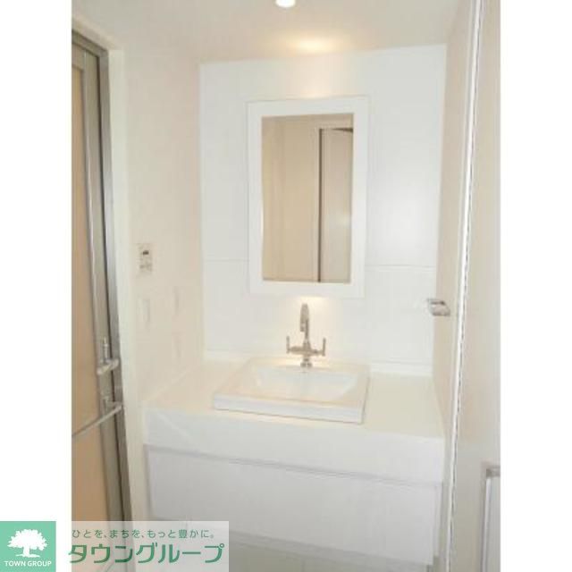 洗面設備　※写真は同タイプ住戸です。