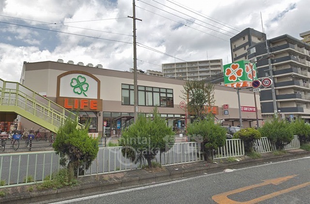 スーパー　ライフ　十三東店（スーパー）まで204m