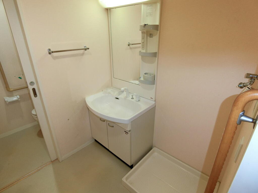 洗面設備　洗面台はシャンプードレッサーです