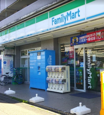 コンビニ　ファミリーマート浦和根岸店（コンビニ）まで373m