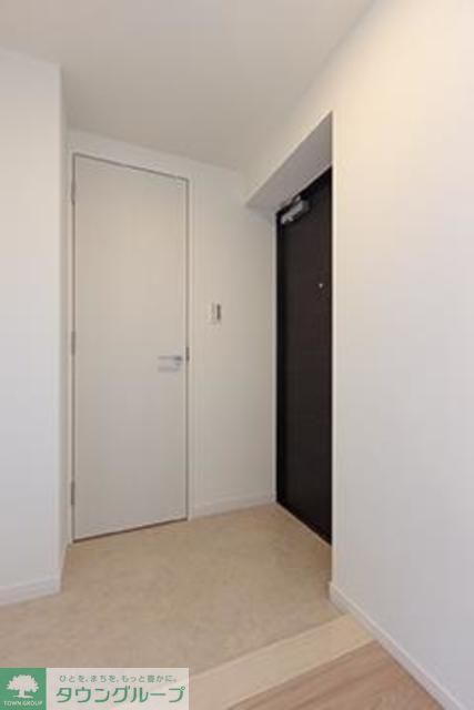 玄関　※写真は同タイプ住戸です。