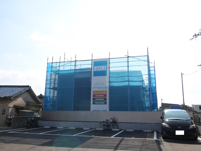 建物外観　建築中