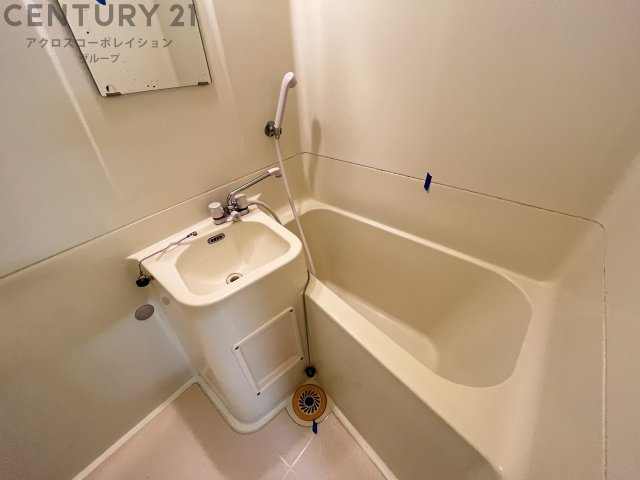 バス・シャワールーム　バストイレ別でおすすめです☆