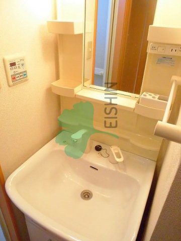 洗面設備　シンプルで使いやすい洗面台です！