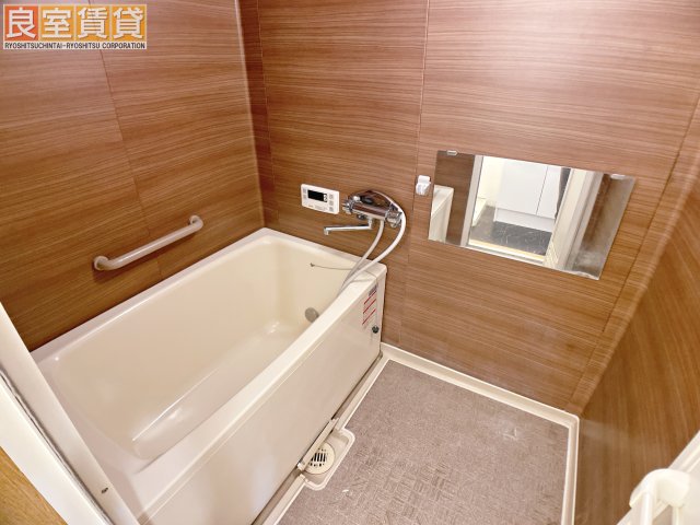 バス・シャワールーム　※写真は同物件の別部屋のものを流用しております。現状を優先し