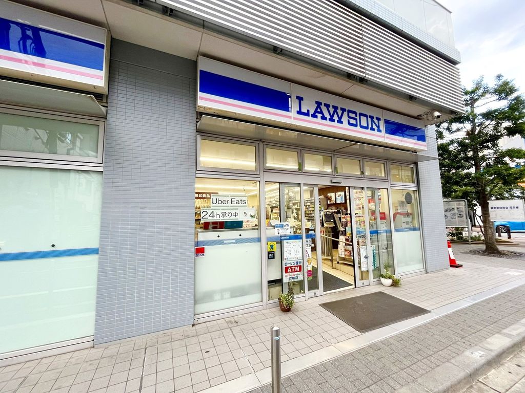 コンビニ　ローソン 茅ヶ崎駅南口店（コンビニ）まで150m