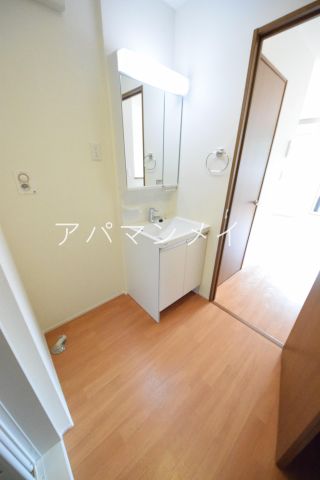 その他設備　室内洗濯置場になります。