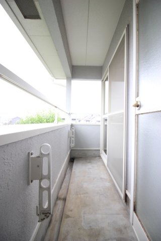 バルコニー　少しの雨なら濡れないインナーバルコニー