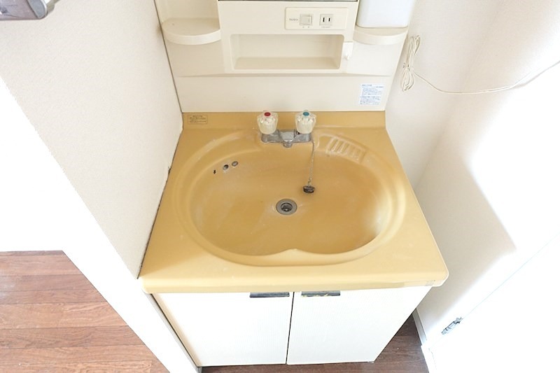 洗面設備　参考写真反転
