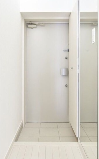 玄関　名古屋で一番初期費用の安い賃貸専門の不動産会社です(^^)