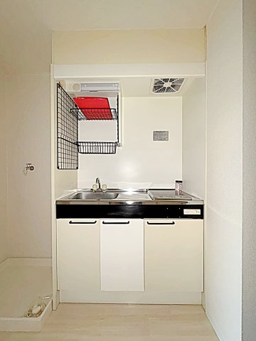 キッチン　室内写真は別部屋の写真です。