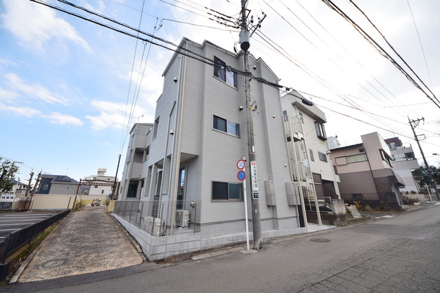 建物外観　～どどーんっ～