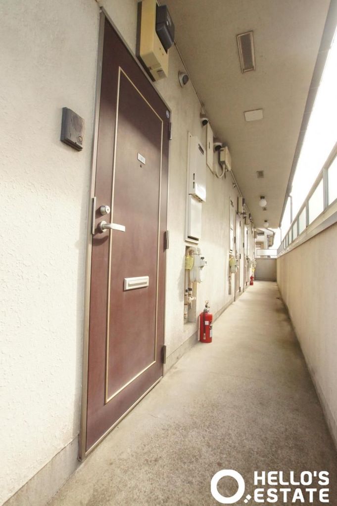 玄関　廊下側玄関