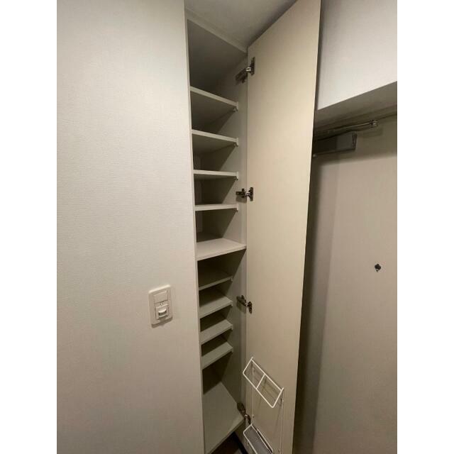 玄関　下足入れ