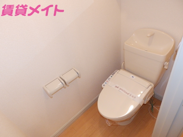 トイレ　同型参考写真