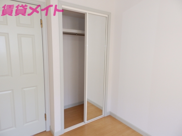 収納　同型参考写真