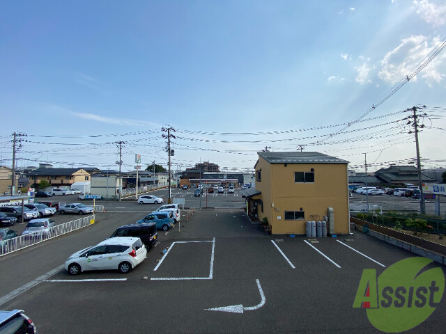 眺望　眺めはスッキリしていて日差しも入りそうです。