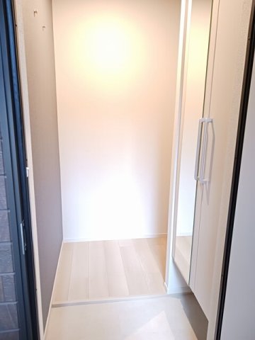 玄関　収納もある玄関です