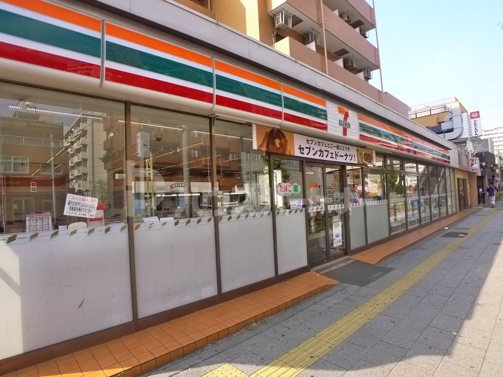 コンビニ　セブンイレブン足立梅島1丁目店（コンビニ）まで140m