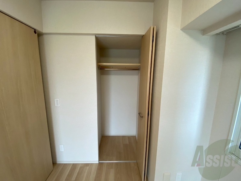 収納　寝室の収納です。部屋がすっきり片付きます。