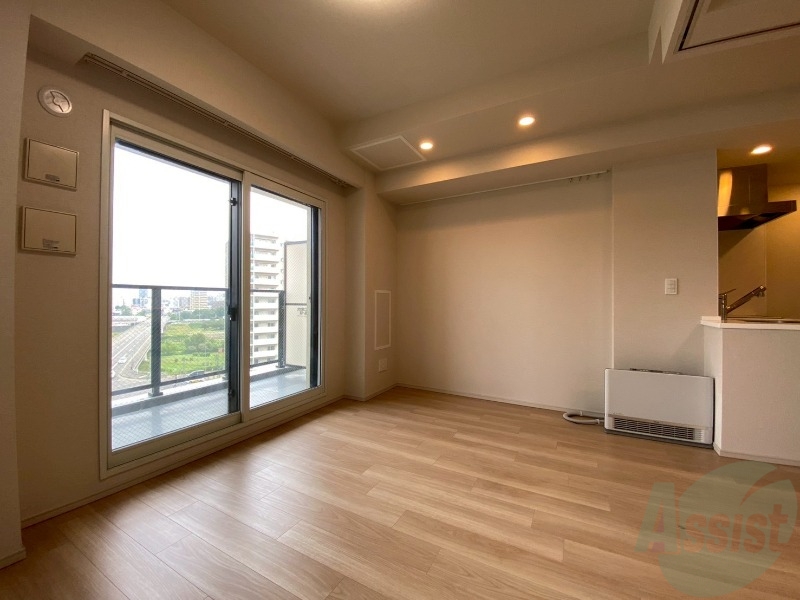 居室・リビング　広くてキレイなお部屋が広がっていて、充実した生活が送れそう。