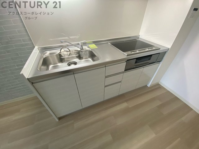 キッチン　３口IHコンロのシステムキッチンです♪
