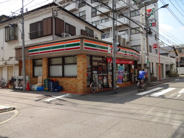 コンビニ　セブンイレブン（コンビニ）まで240m
