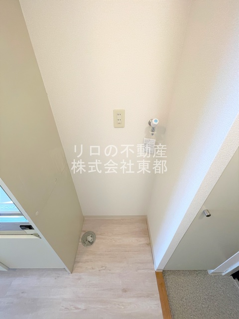その他　洗濯機置き場は室内にあるので雨に濡れる心配はありません。