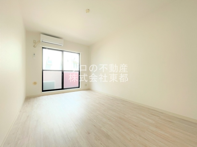 居室・リビング　明るい雰囲気で暮らしやすい！優しい質感の室内がオススメ☆
