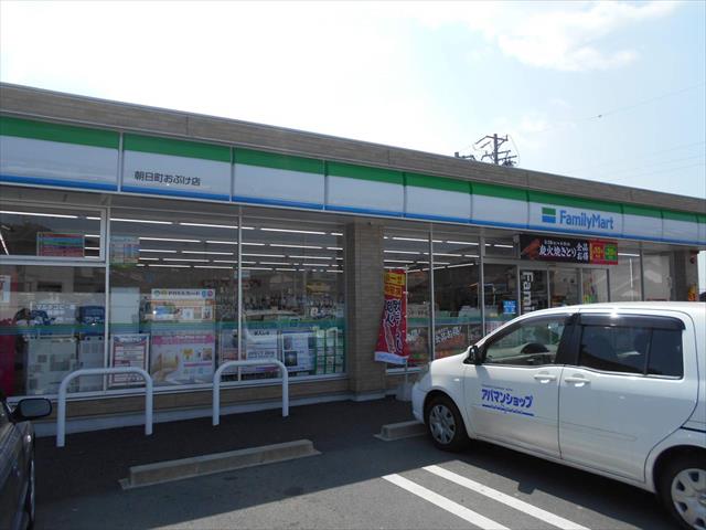 コンビニ　ファミリーマート（コンビニ）まで504m