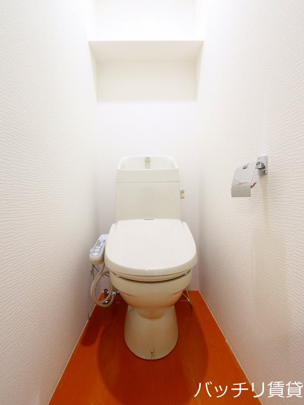 トイレ　類似写真使用のため、現状優先。