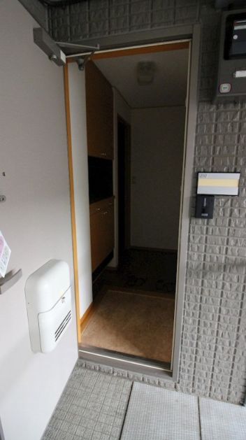 玄関　ネット無料。玄関です