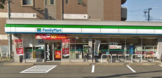 コンビニ　ファミリーマート（コンビニ）まで344m