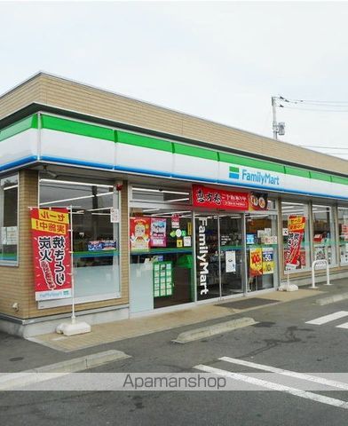 コンビニ　ファミリーマート（コンビニ）まで350m