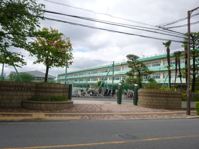 小学校　市立戸田東小学校（小学校）まで630m