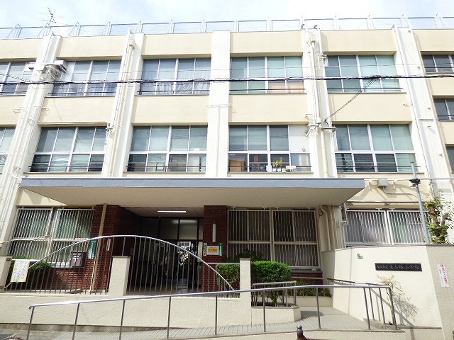小学校　東小路小学校（小学校）まで591m