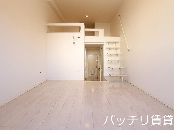 居室・リビング　同型タイプの為、現状を優先致します。