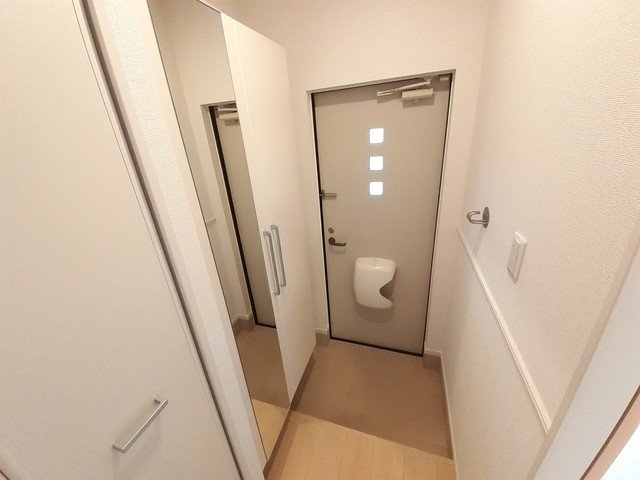 玄関　明るい玄関です