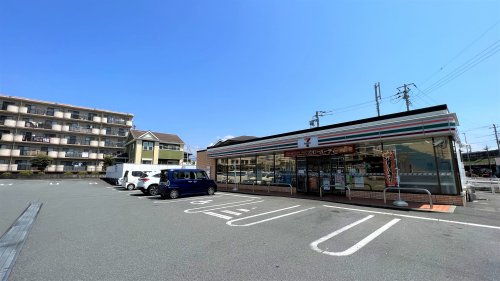 コンビニ　セブンイレブン 長泉町本宿店（コンビニ）まで590m
