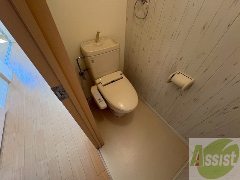 トイレ　こちらはトイレです。清潔感があり、安心して使用できます。