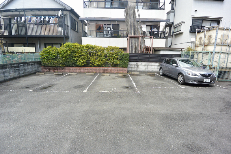 駐車場　駐車場