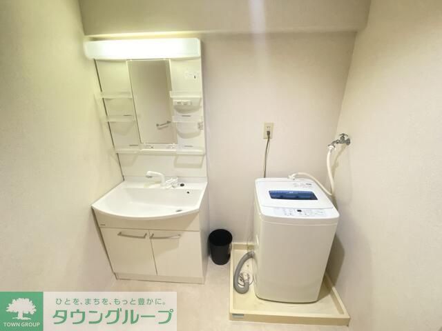 洗面設備　同物件モデルルーム写真。