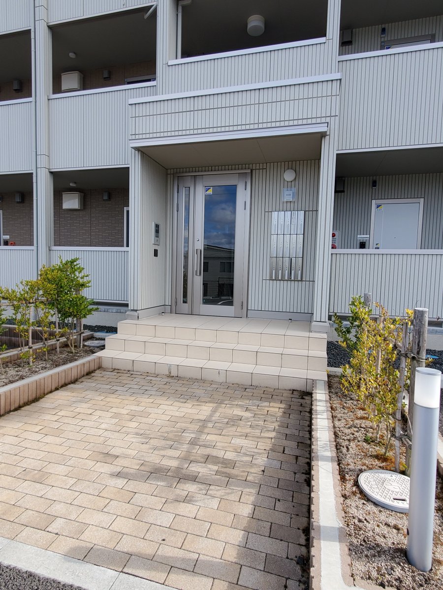 小学校　山形市立みはらしの丘小学校（小学校）まで390m