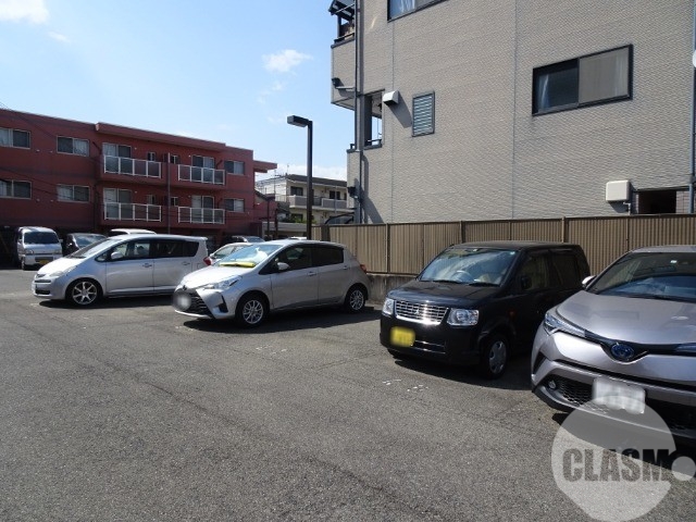 駐車場　敷地内駐車場