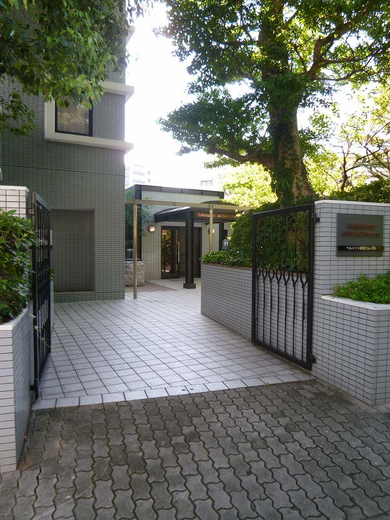 エントランス　入口